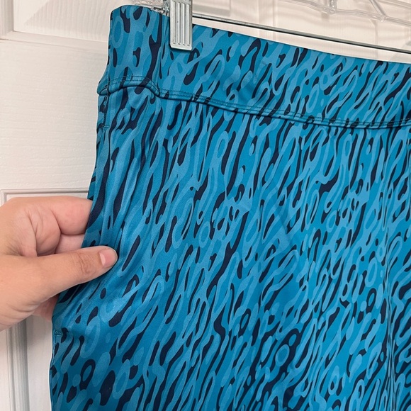 NWT Greg Norman Play Dry Blue Animal Print Golf Athletic Skort M - Picture 3 of 11